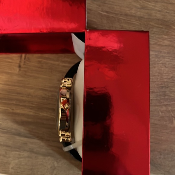 Plaid Scotty Dog Watch - Picture 2 of 3